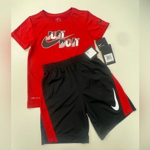 NWT - Nike matching set - boys size 6 - red & black